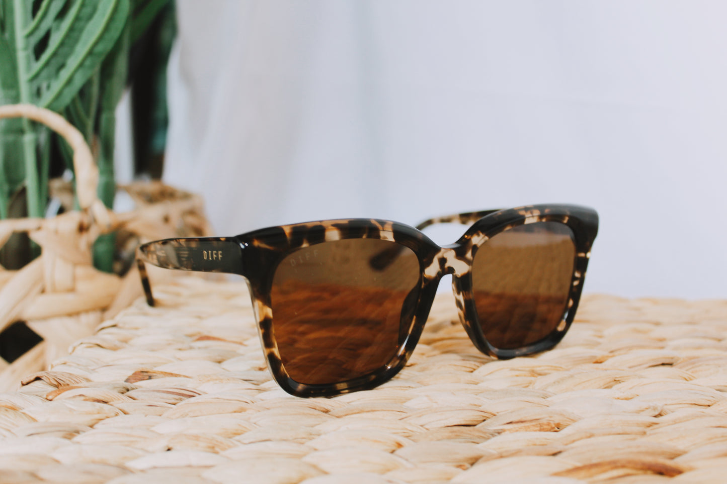 DIFF Brown Tortoise Sunglasses ￼