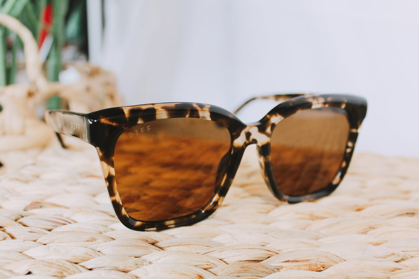 DIFF Brown Tortoise Sunglasses ￼